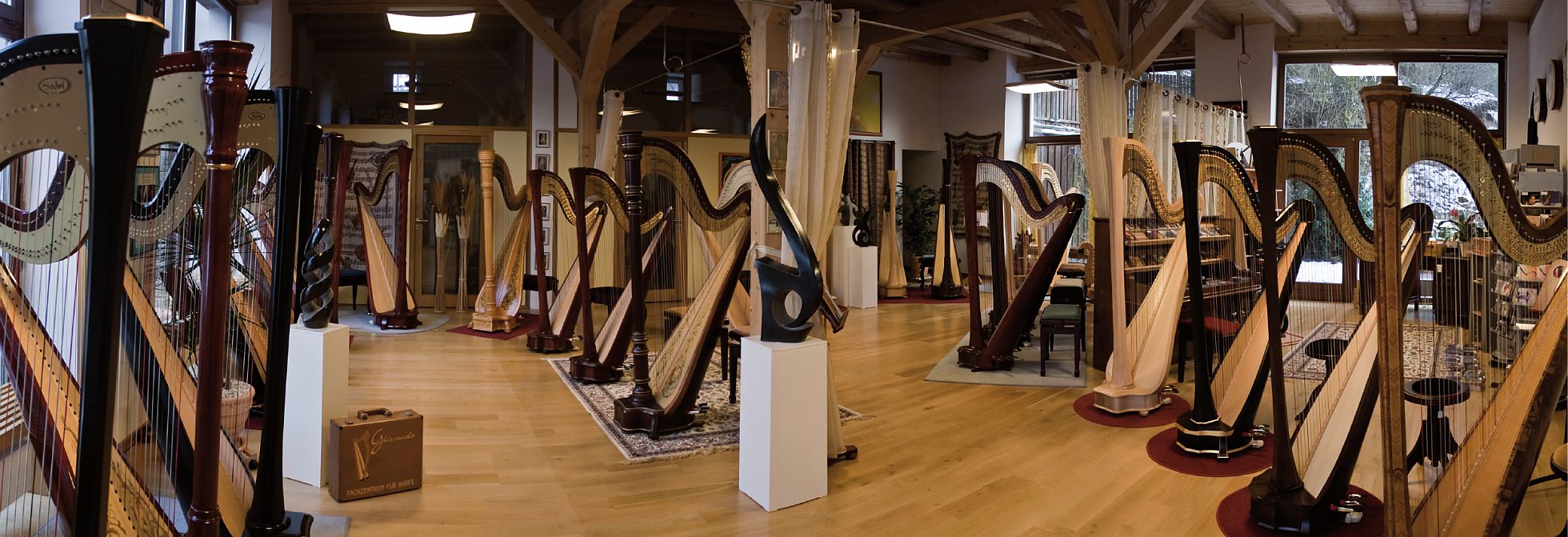 Exhibition pedal harp